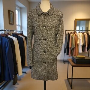 NOVELTI BLACK & WHITE DOTTED PATTERN COLLARED BUTTON-UP JACKET/ Size L